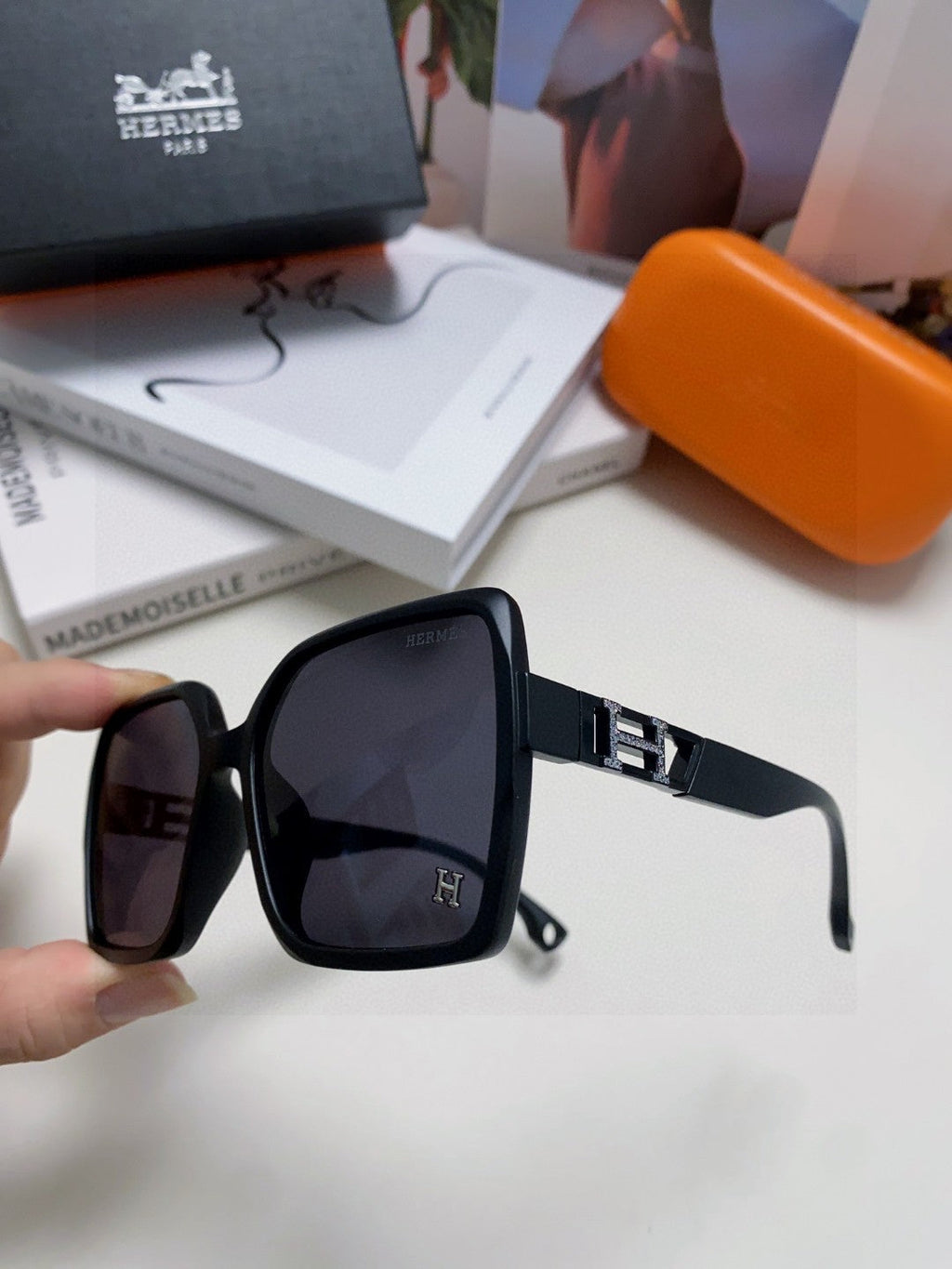Hermès Square Black Lens Sunglasses for Men & Women - 416513 - detail image 4