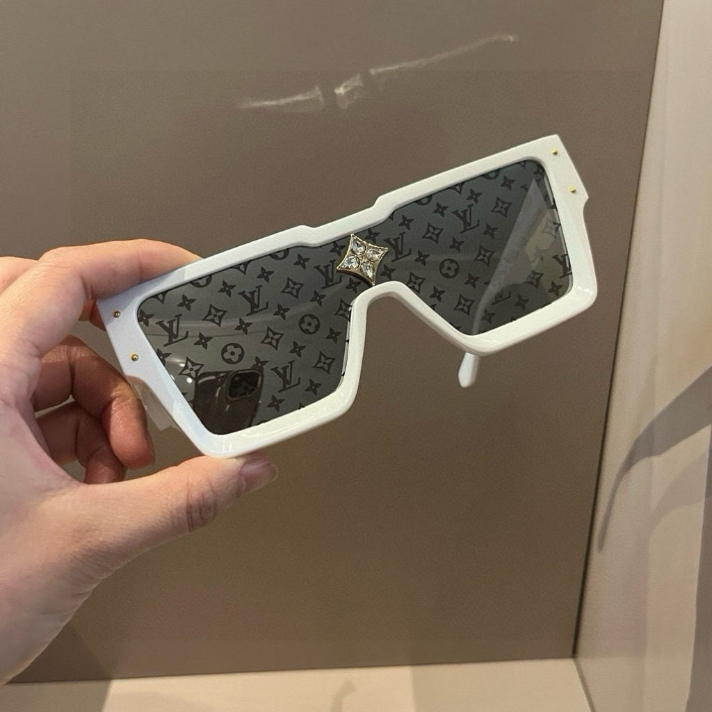 Louis Vuitton Fashion Gold Lens Sunglasses for Men & Women - 493097 - detail image 4
