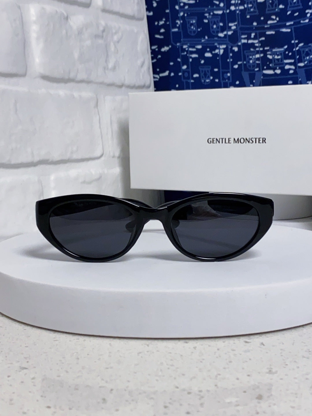 Gentle Monster TR1080 Polarized Cat-Eye Black Lens Sunglasses for Men & Women - detail image 2