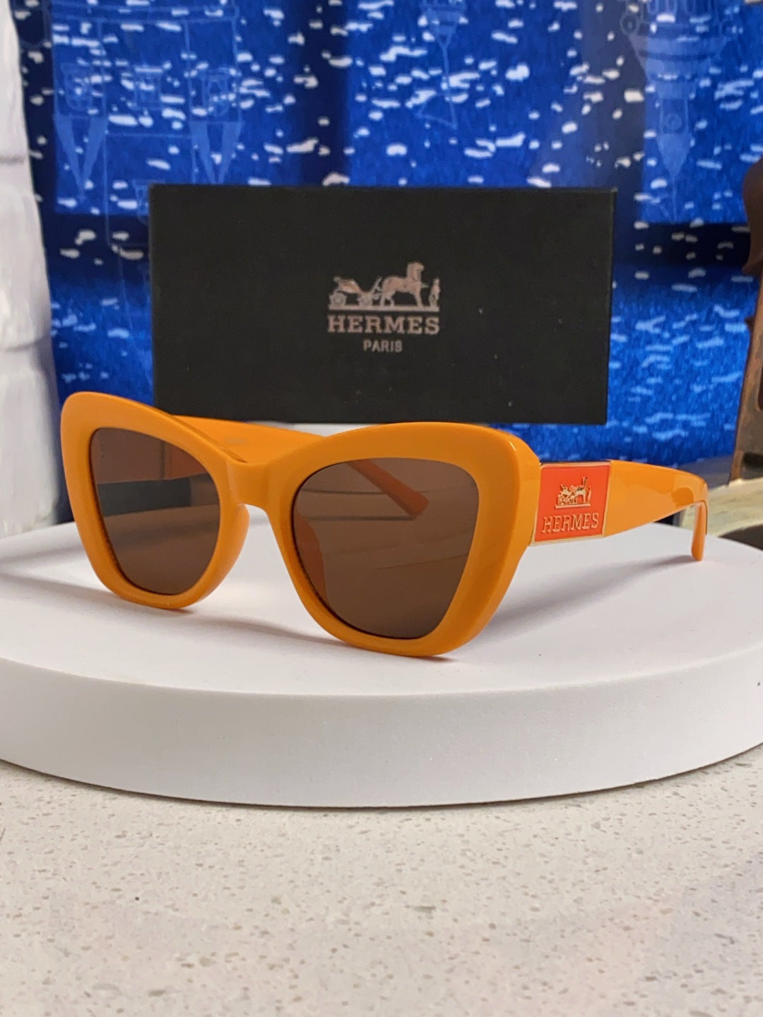 Hermès Cat-Eye Orange Lens Sunglasses for Men & Women - 358937