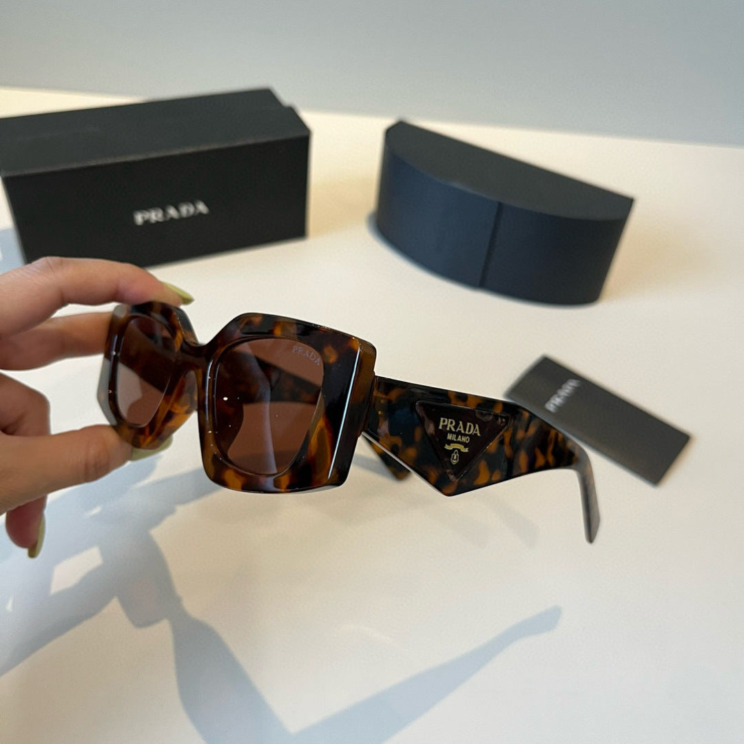 Prada Fashion Black Lens Sunglasses for Men & Women - 432080 - detail image 4
