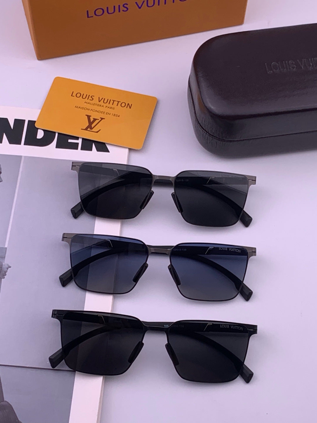 Louis Vuitton L516 Fashion Gold Lens Sunglasses for Men & Women - 448561 - detail image 7
