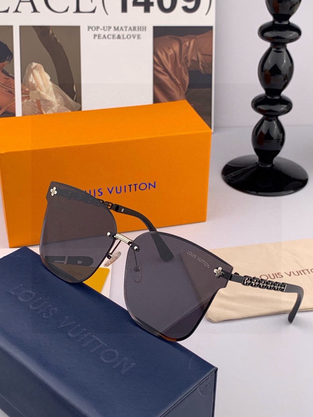 Louis Vuitton L7101 Square Gold Lens Sunglasses for Men & Women - detail image 4