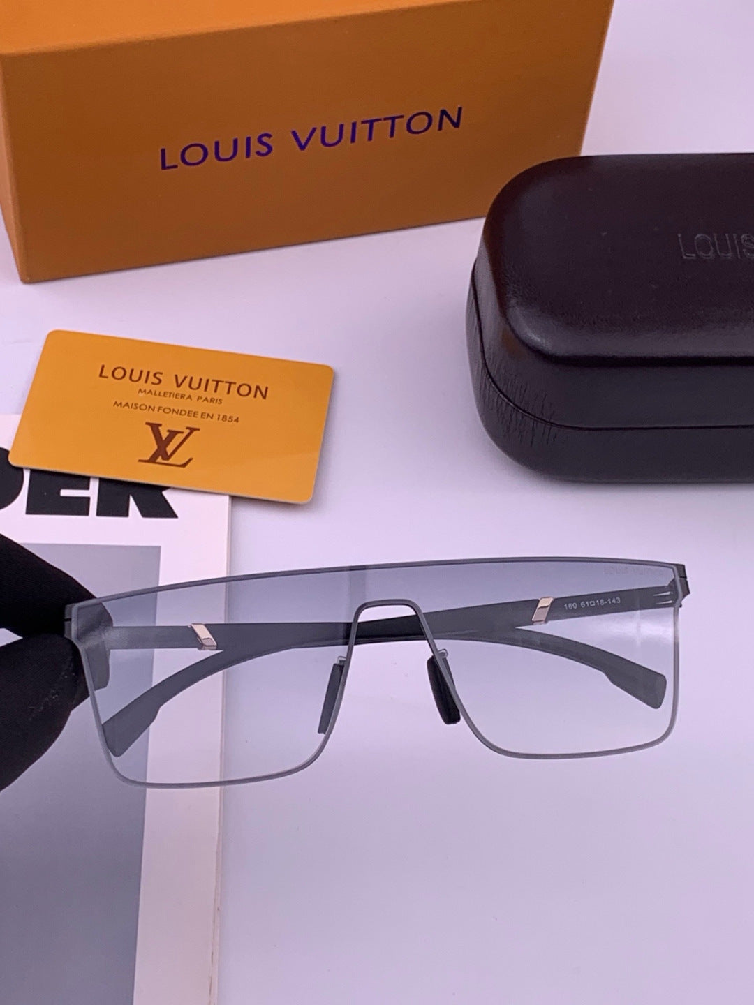 Louis Vuitton L016 Fashion Gold Lens Sunglasses for Men & Women