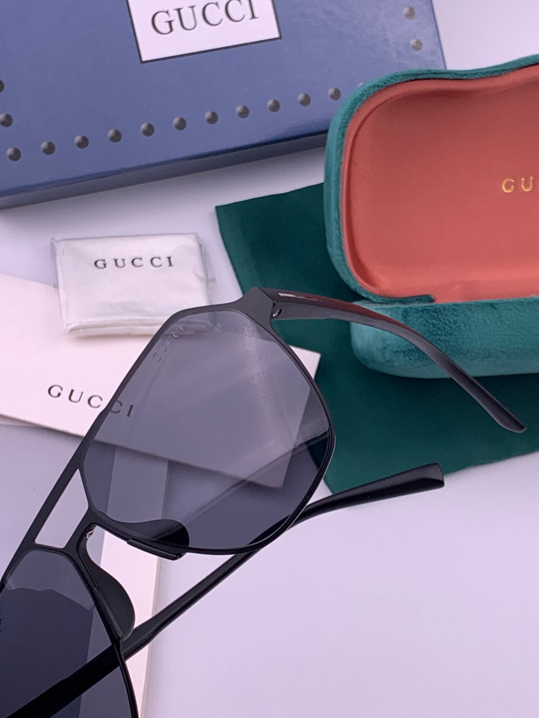 Gucci G3807 Polarized Aviator Gold Lens Sunglasses for Men - detail image 3