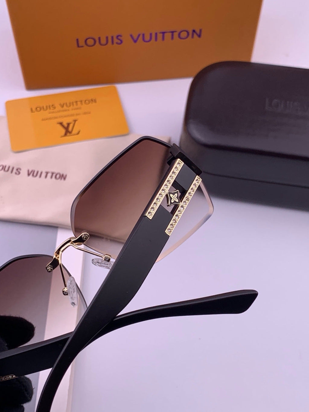 Louis Vuitton L9261 Square Black Lens Sunglasses for Men & Women - detail image 4