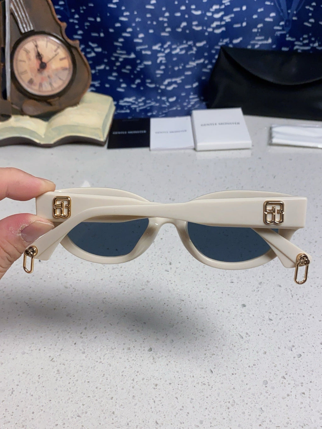 Gentle Monster GW003 Cat-Eye Blue Lens Sunglasses for Men & Women - detail image 5