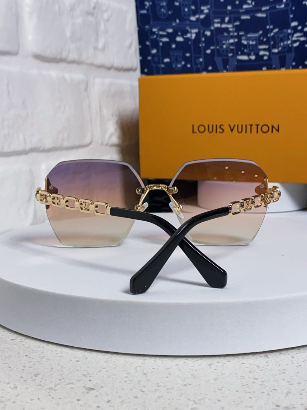Louis Vuitton Oversized Gold Lens Sunglasses for Men & Women - 493145 - detail image 3