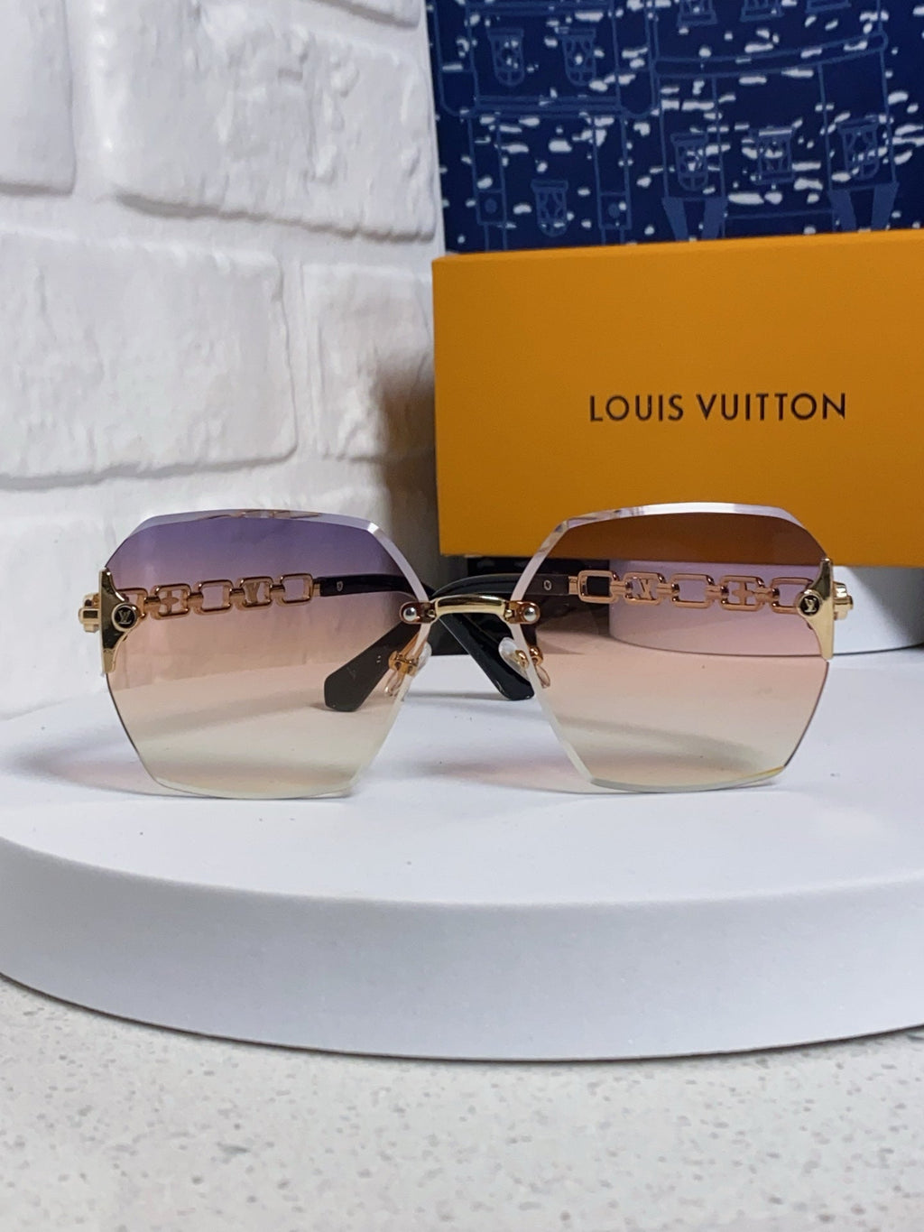Louis Vuitton Oversized Gold Lens Sunglasses for Men & Women - 493145 - detail image 2