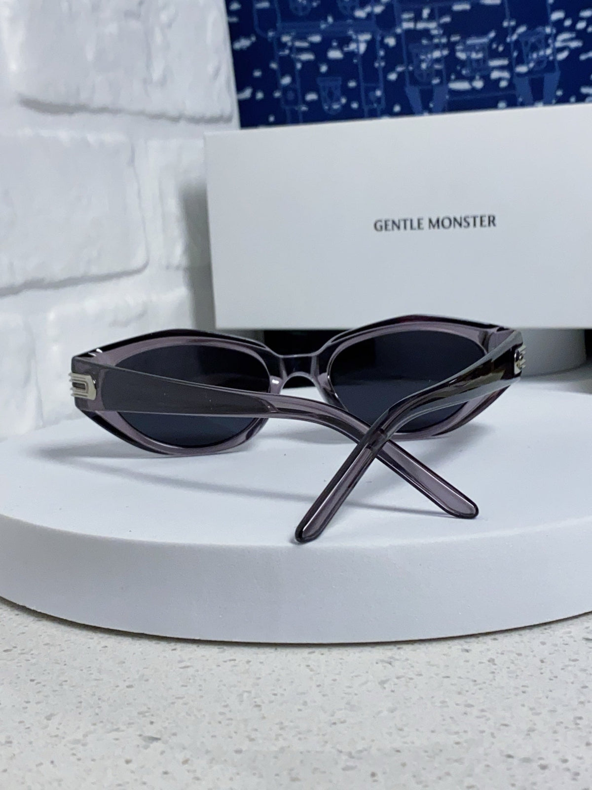 Gentle Monster DADA Cat-Eye Black Lens Sunglasses for Men & Women - 998477 - detail image 3