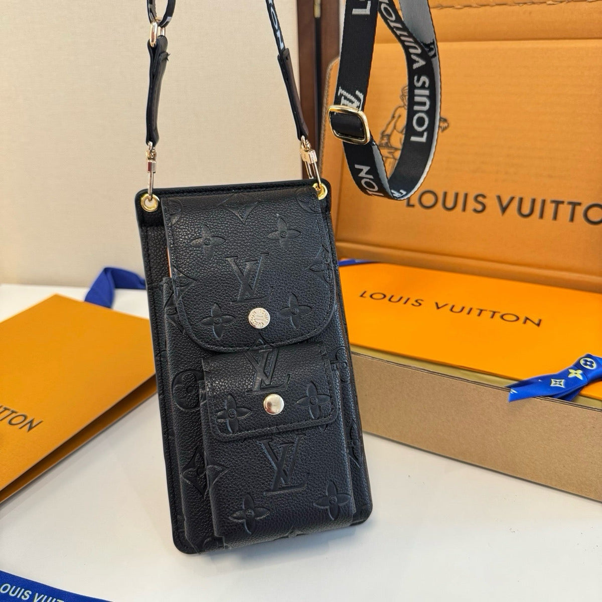 Louis Vuitton Fashion Black Lens Sunglasses for Men & Women - 493129 - detail image 3